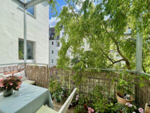 DEMNÄCHST: Altbauwohnung mit Charme und Sonnenbalkon in Ruhiglage in Köln-Sülz!