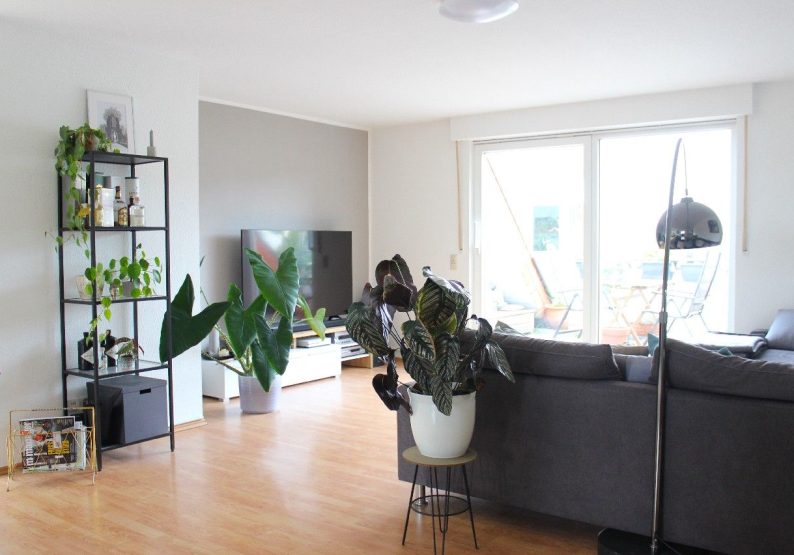 Wohnzimmer zum Balkon