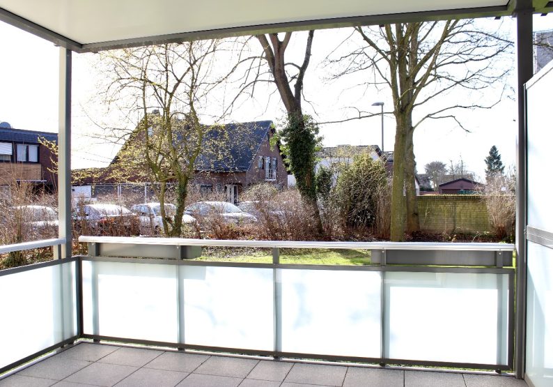 großer Sonnenbalkon