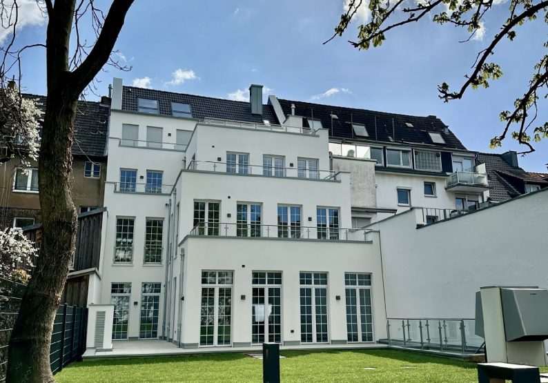 Schlafzimmer 1