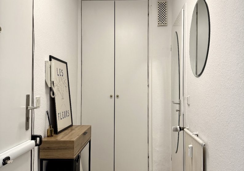 Diele mit Wandschrank