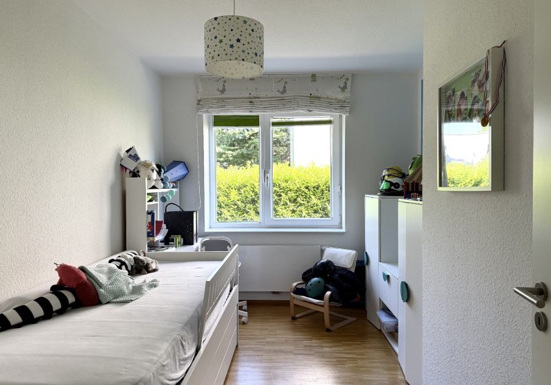 Kinder-/Arbeitszimmer