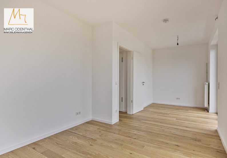 großzügiges Schlafzimmer