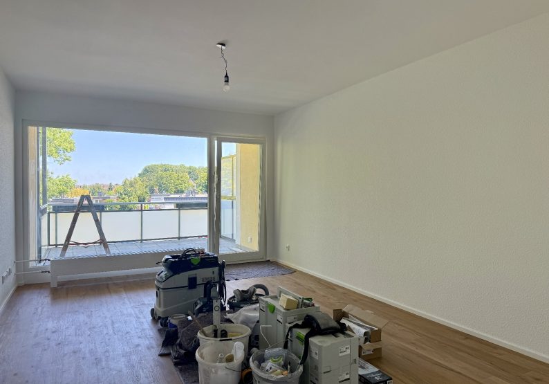 Wohnzimmer mit  Balkon