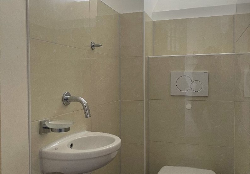 separate Toilette