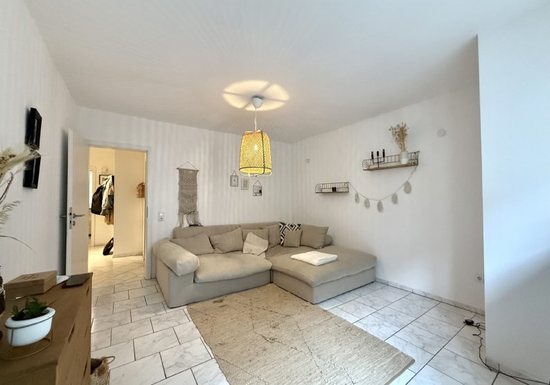 Wohnzimmer (Bild 2)