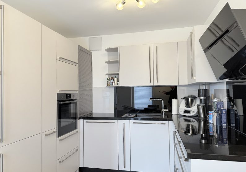 hochwertige Einbauküche