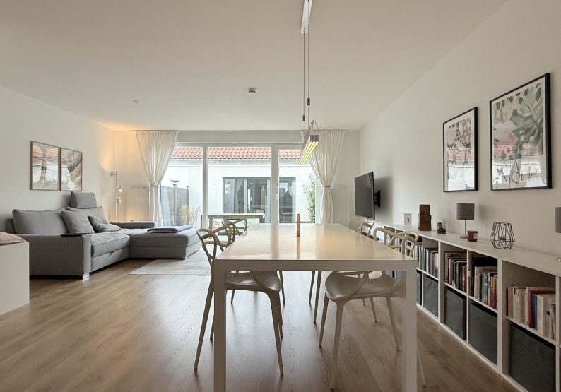 Wohn-/Esszimmer (Bild 2)