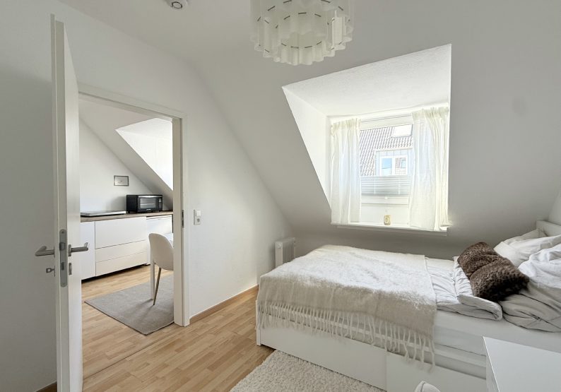 Wohn-/Schlafzimmer (Bild 2)